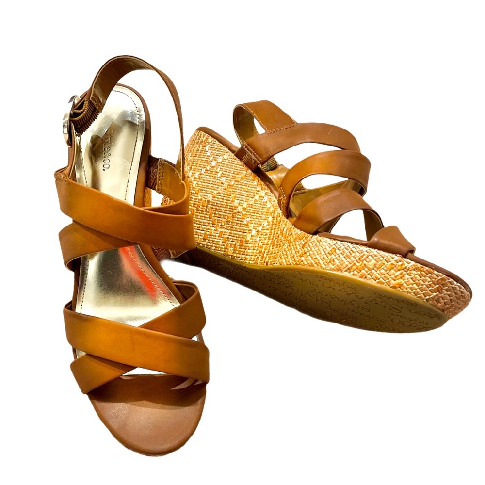 EUC Wedge Sandals size 7.5